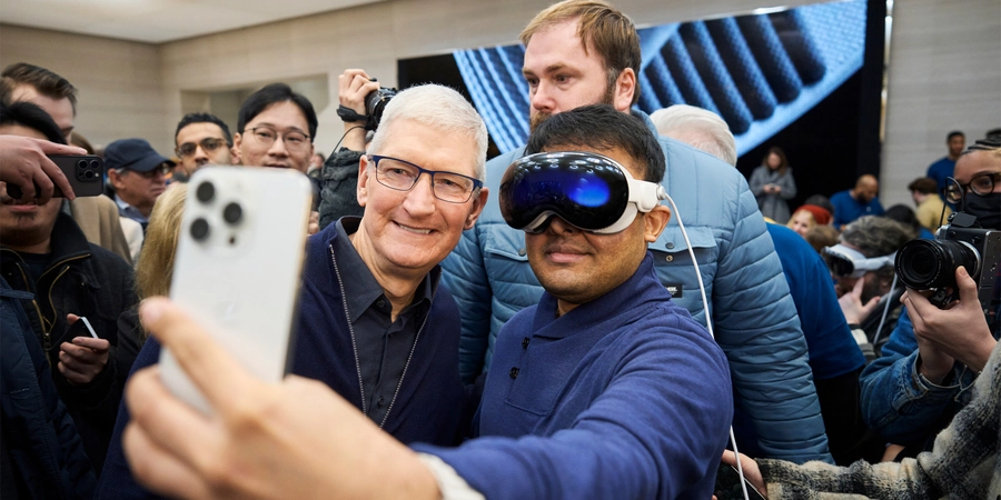 Apple Vision Pro Turns One: What Entrepreneurs Need to Know About This Game-Changing Technology