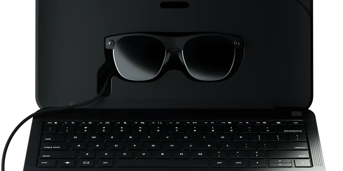 Revolutionizing Mobile Workspaces: The Spacetop G1's Groundbreaking AR Laptop for Entrepreneurs